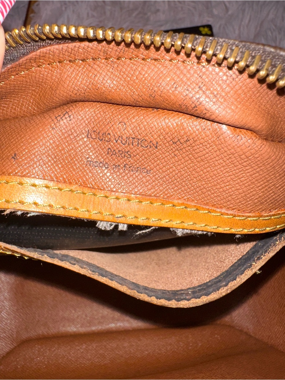 Authentic Louis Vuitton Monogram Canvas Blois Bag (1995) - Picture 9 of 16